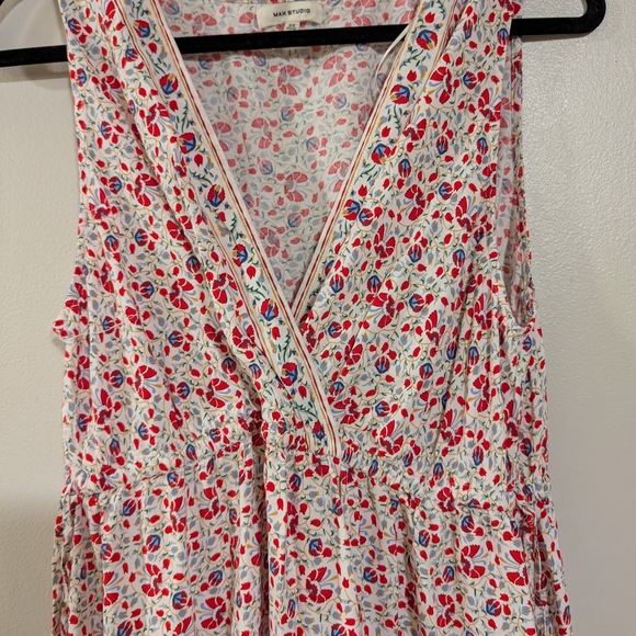 Max Studio Red and White Floral Maxi Dress 2X - Picture 2 of 6